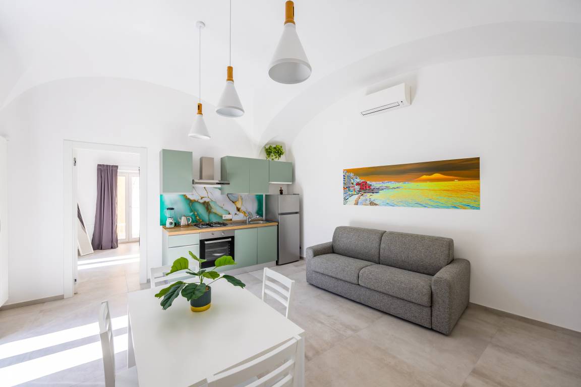 140 M² Ferienwohnung ∙ 2 Schlafzimmer ∙ 8 Gäste - Neapel