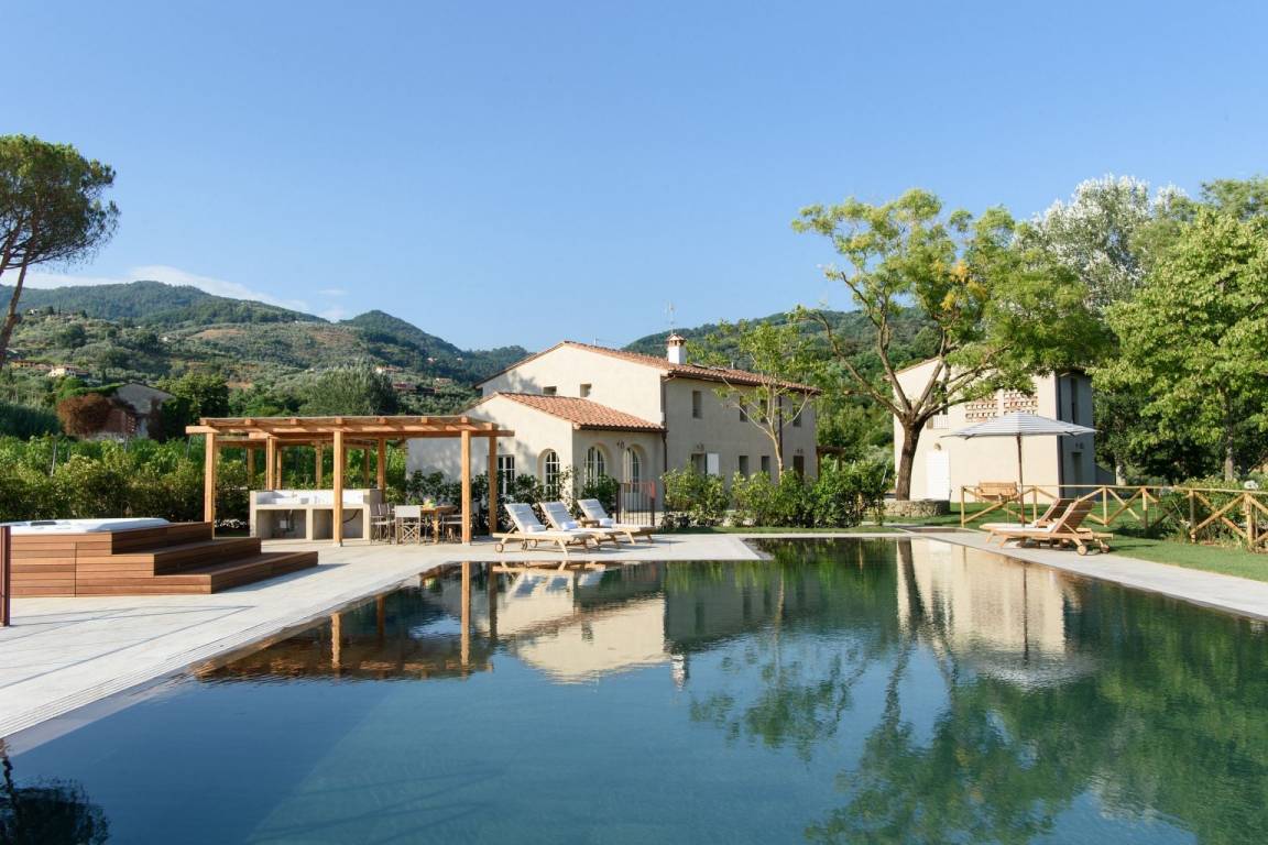 400 M² Villa ∙ 6 Chambres ∙ 12 Personnes - Montecatini Terme
