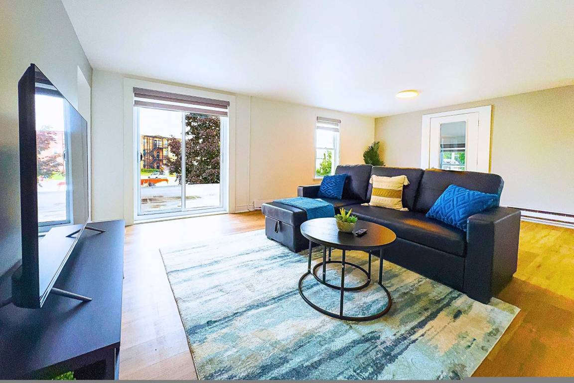 Apartment ∙ 3 Bedrooms ∙ 7 Guests - Bobcaygeon