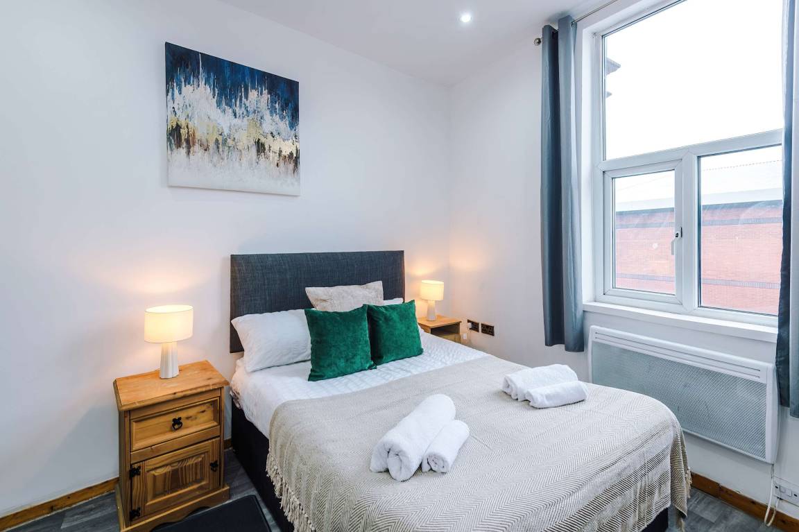 Apartment ∙ 2 Bedrooms ∙ 6 Guests - Piccadilly Station - Manchester