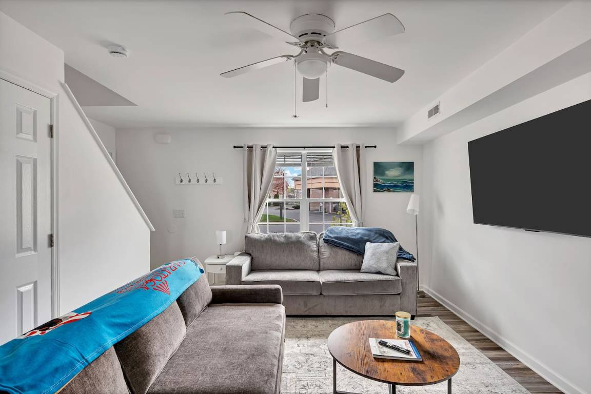 84 M² Apartment ∙ 2 Bedrooms ∙ 6 Guests - Glens Falls, NY