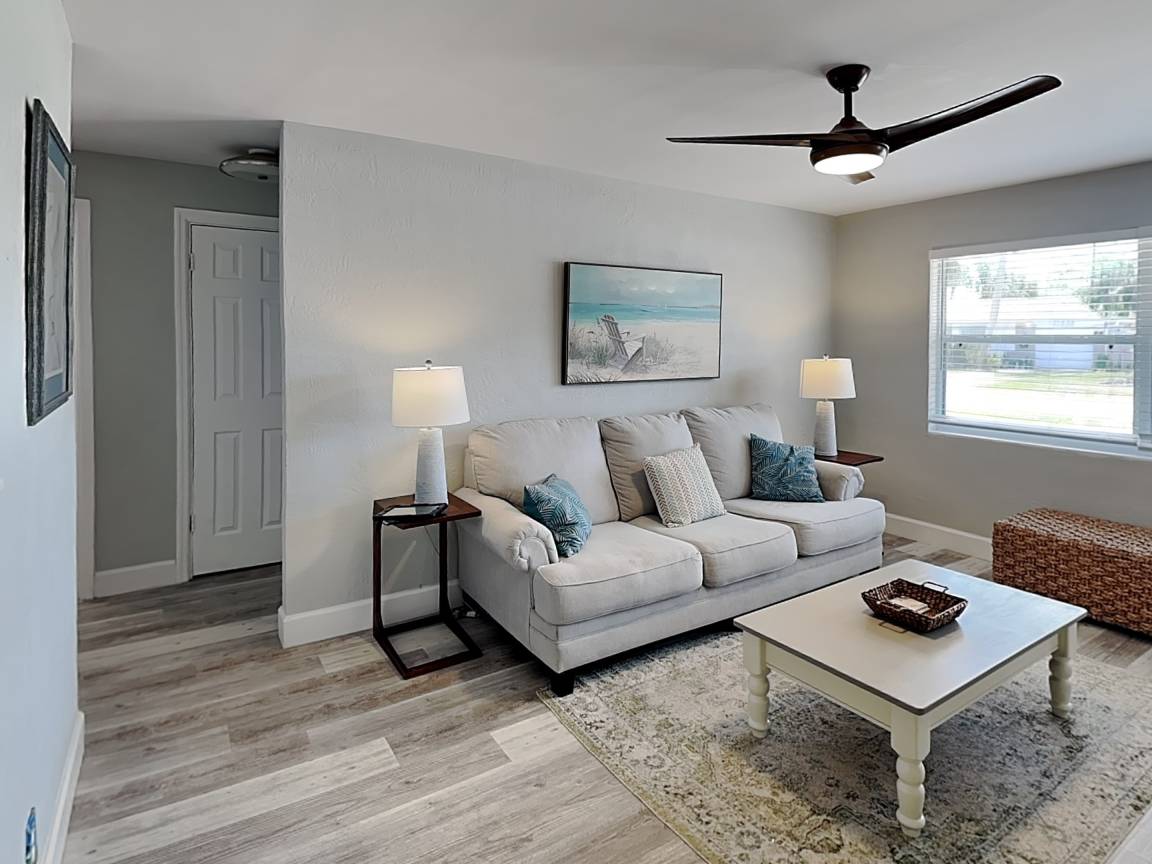 House ∙ 2 Bedrooms ∙ 4 Guests - Ormond Beach, FL