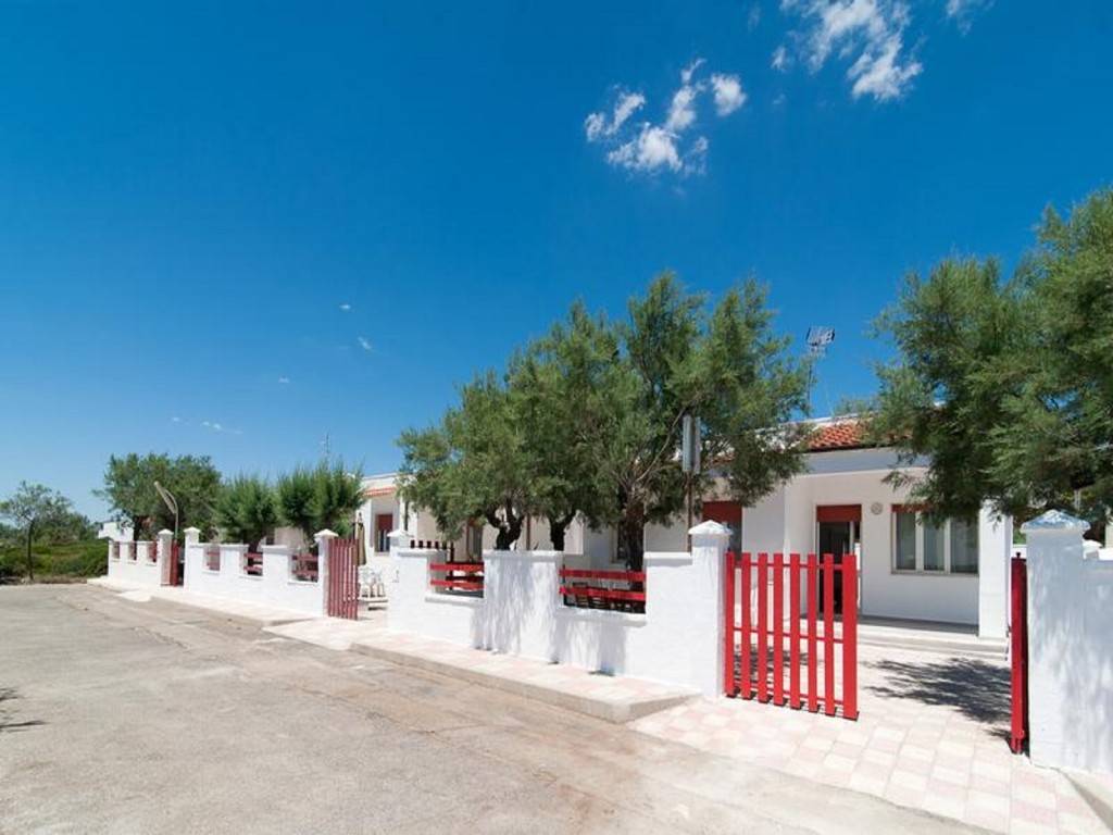100 M² Villa ∙ 3 Bedrooms ∙ 8 Guests - Apulia