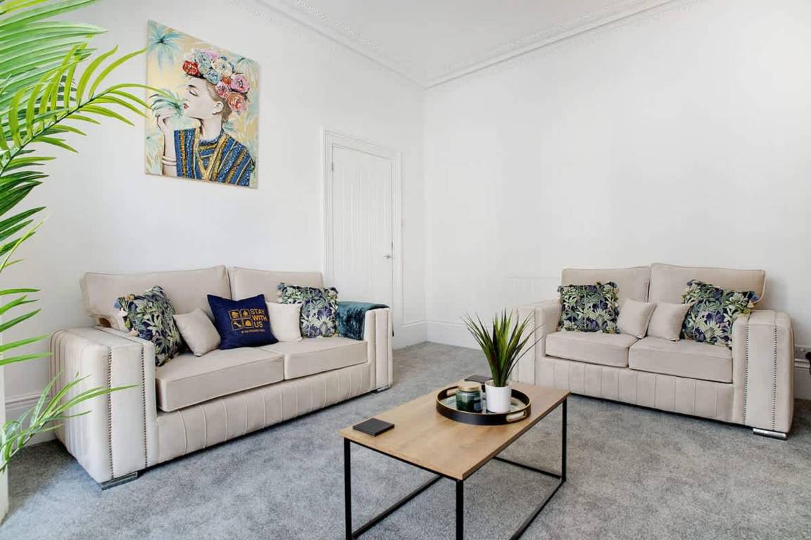 Apartment ∙ 4 Bedrooms ∙ 7 Guests - Sunderland
