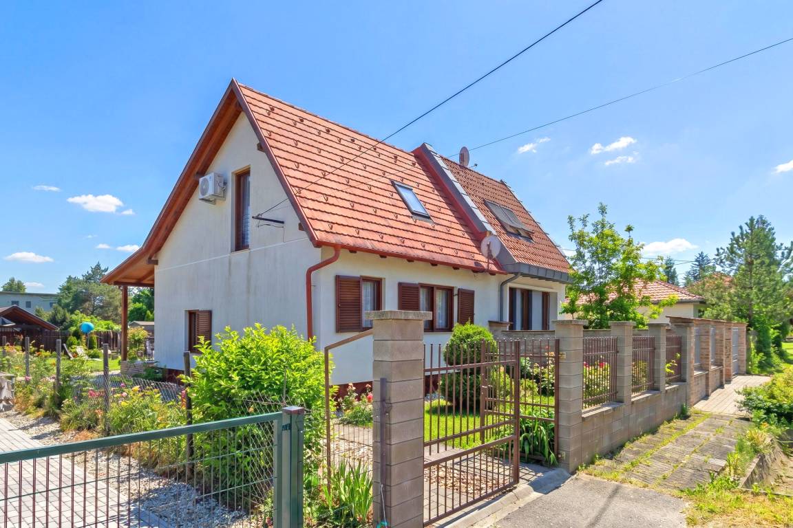 150 M² House ∙ 3 Bedrooms ∙ 6 Guests - Vonyarcvashegy