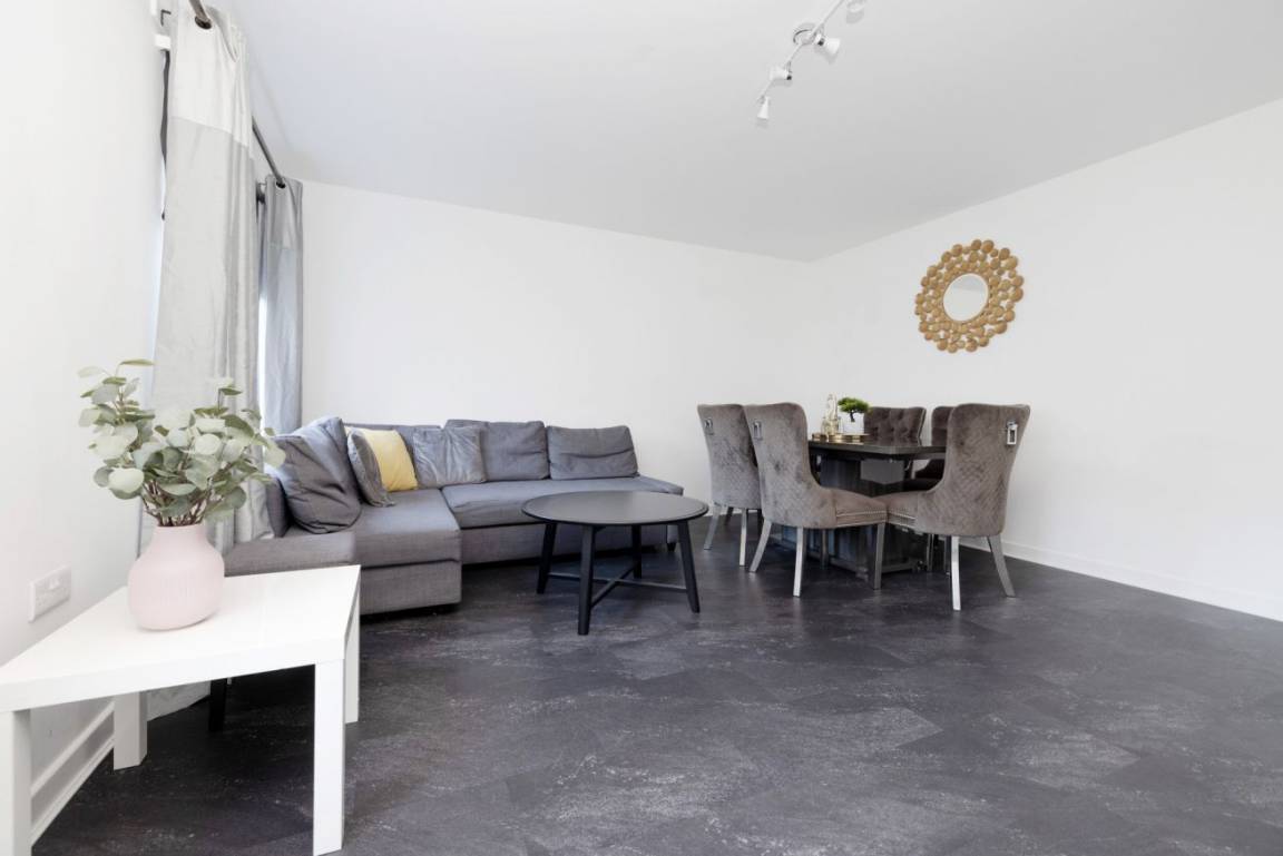 134 M² Apartment ∙ 3 Bedrooms ∙ 5 Guests - Glasgow
