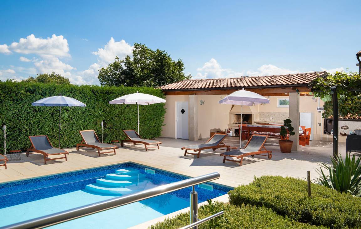 212 M² Maison De Vacances ∙ 4 Chambres ∙ 8 Personnes - Poreč