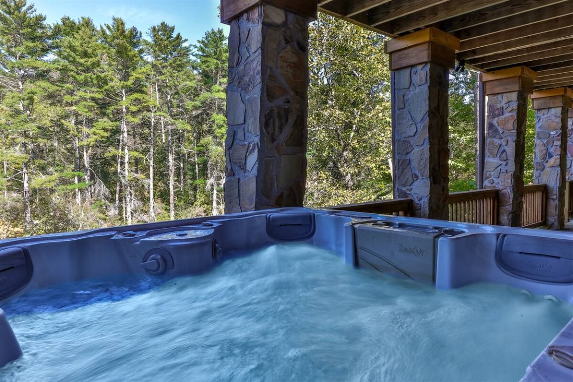 Cabin ∙ 2 Bedrooms ∙ 4 Guests - Ellijay, GA