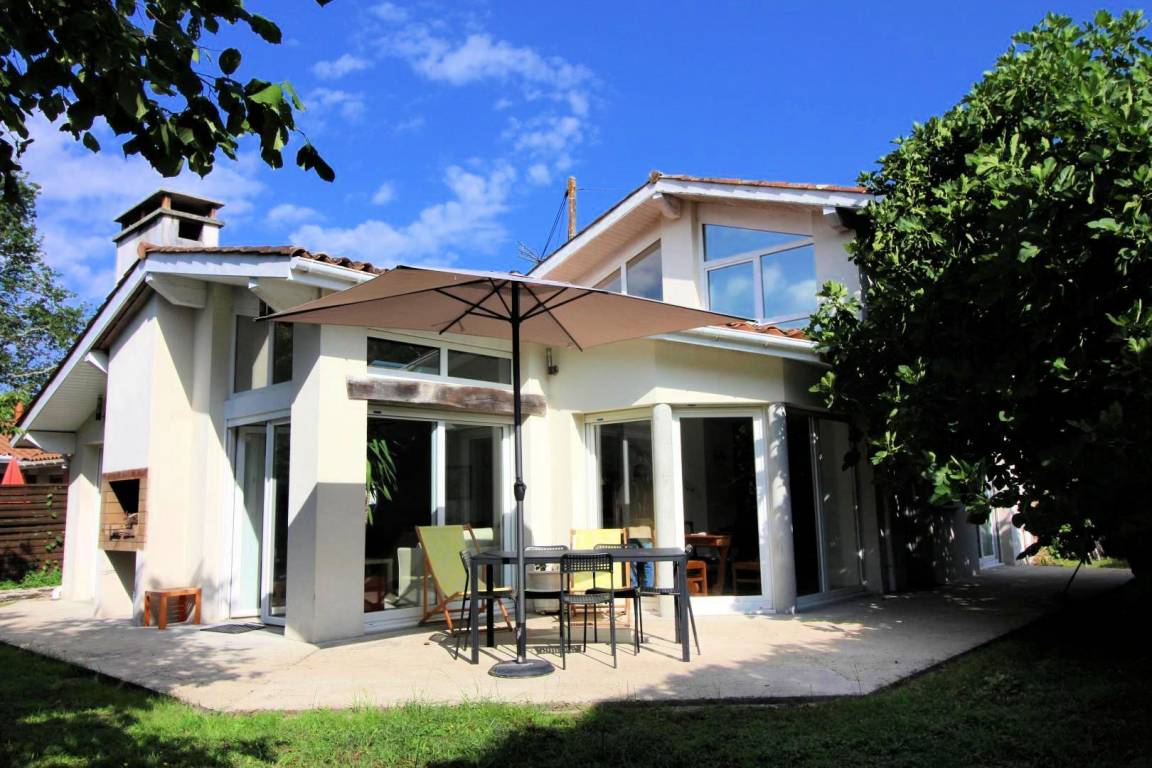 111 m&sup2; G&icirc;te 2 Schlafzimmer 4 G&auml;ste