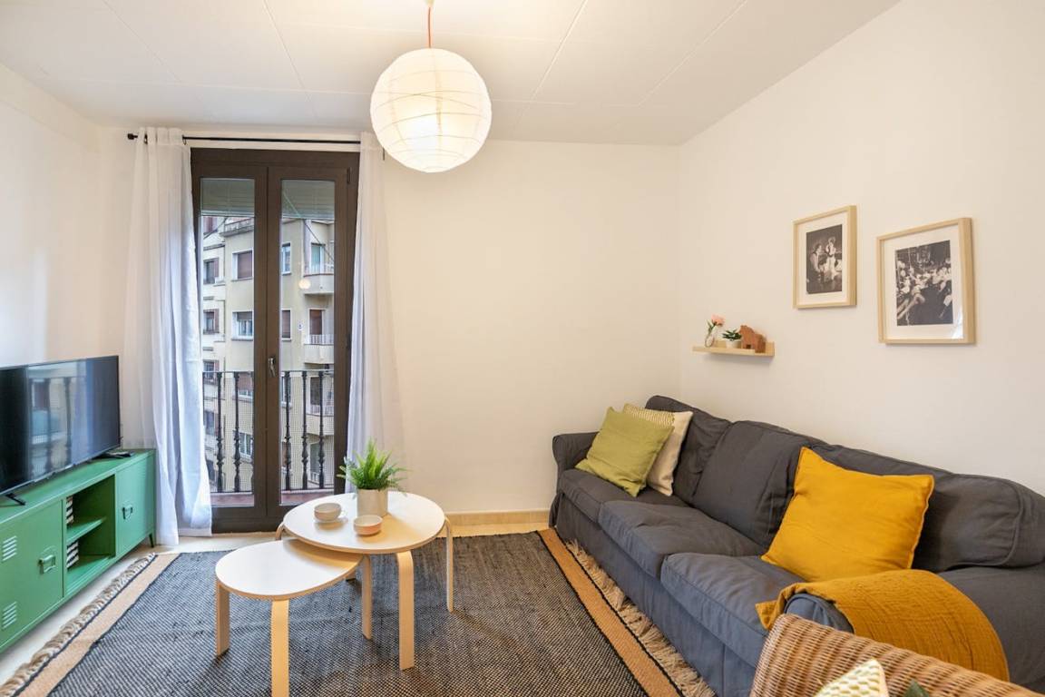 70 M² Appartement ∙ 2 Slaapkamers ∙ 3 Gasten - Barcelona