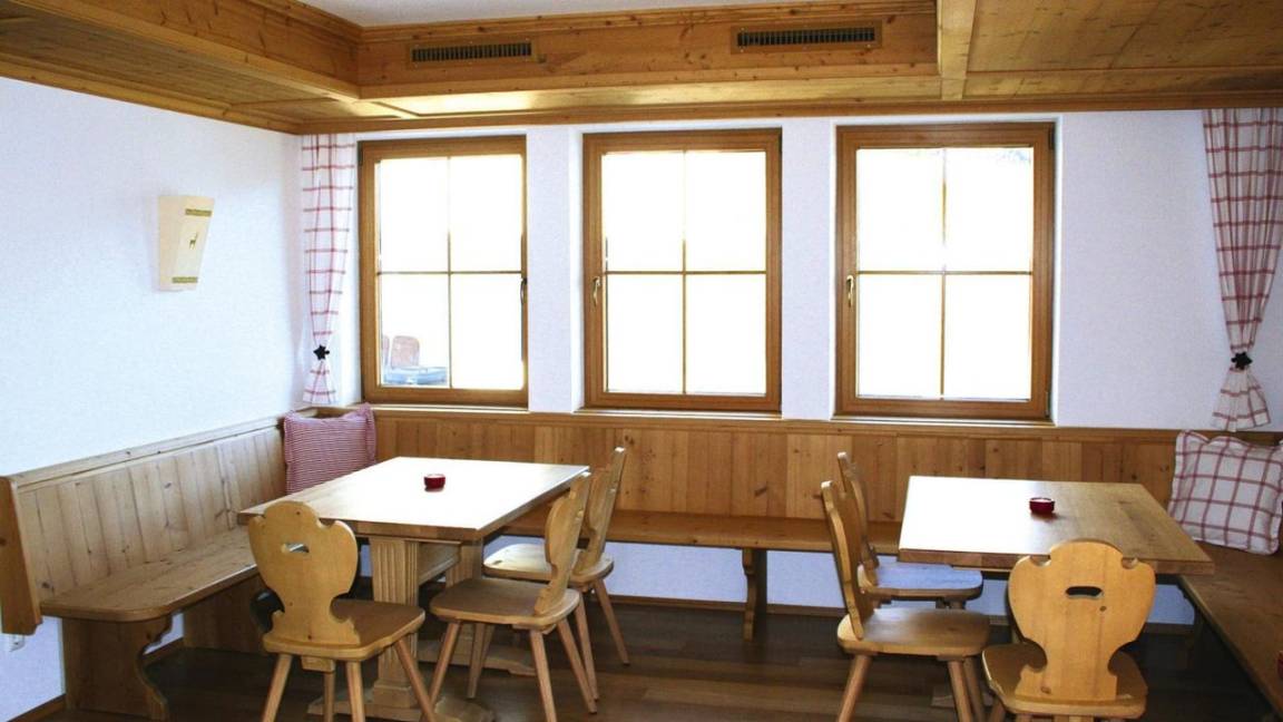 350 M² Ferienhaus ∙ 12 Schlafzimmer ∙ 24 Gäste - Landeck