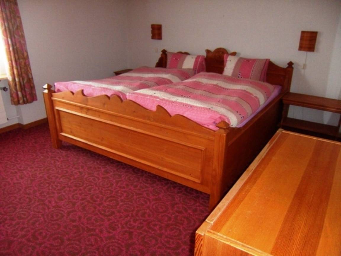 Ferienwohnung ∙ 2 Schlafzimmer ∙ 4 Gäste - Obersaxen