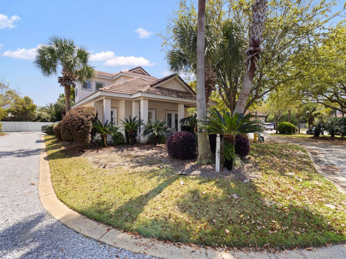 202 M² House ∙ 3 Bedrooms ∙ 10 Guests - Miramar Beach, FL