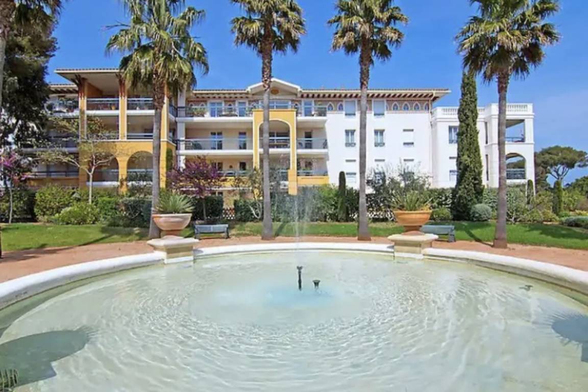 80 M² Ferienwohnung ∙ 2 Schlafzimmer ∙ 6 Gäste - Fréjus