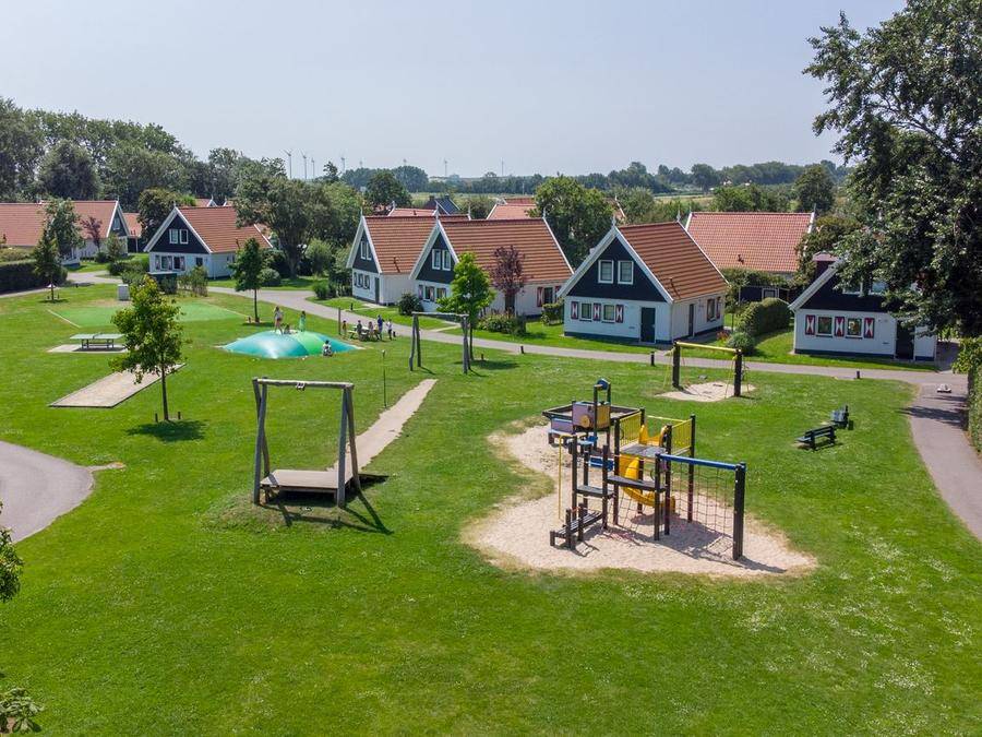 90 M² Bungalow ∙ 2 Bedrooms ∙ 4 Guests - Renesse