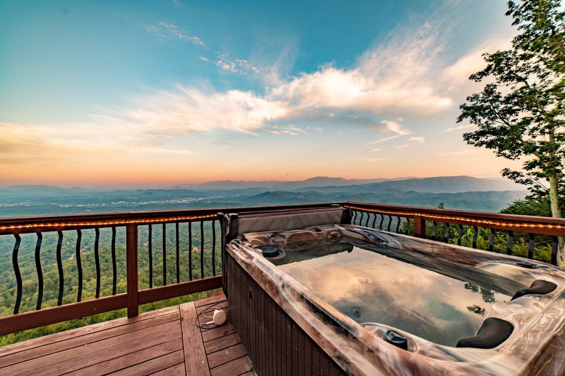 219 M² House ∙ 4 Bedrooms ∙ 10 Guests - Pigeon Forge, TN