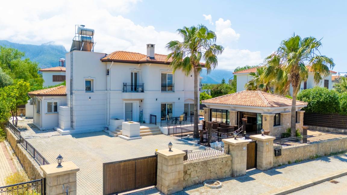 200 M² Villa ∙ 4 Habitaciones ∙ 8 Huéspedes - Chipre