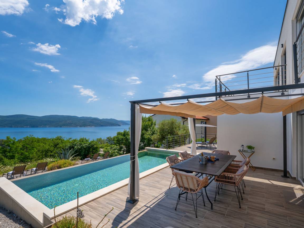 163 M² Talo ∙ 2 Makuuhuonetta ∙ 6 Vierasta - Rabac