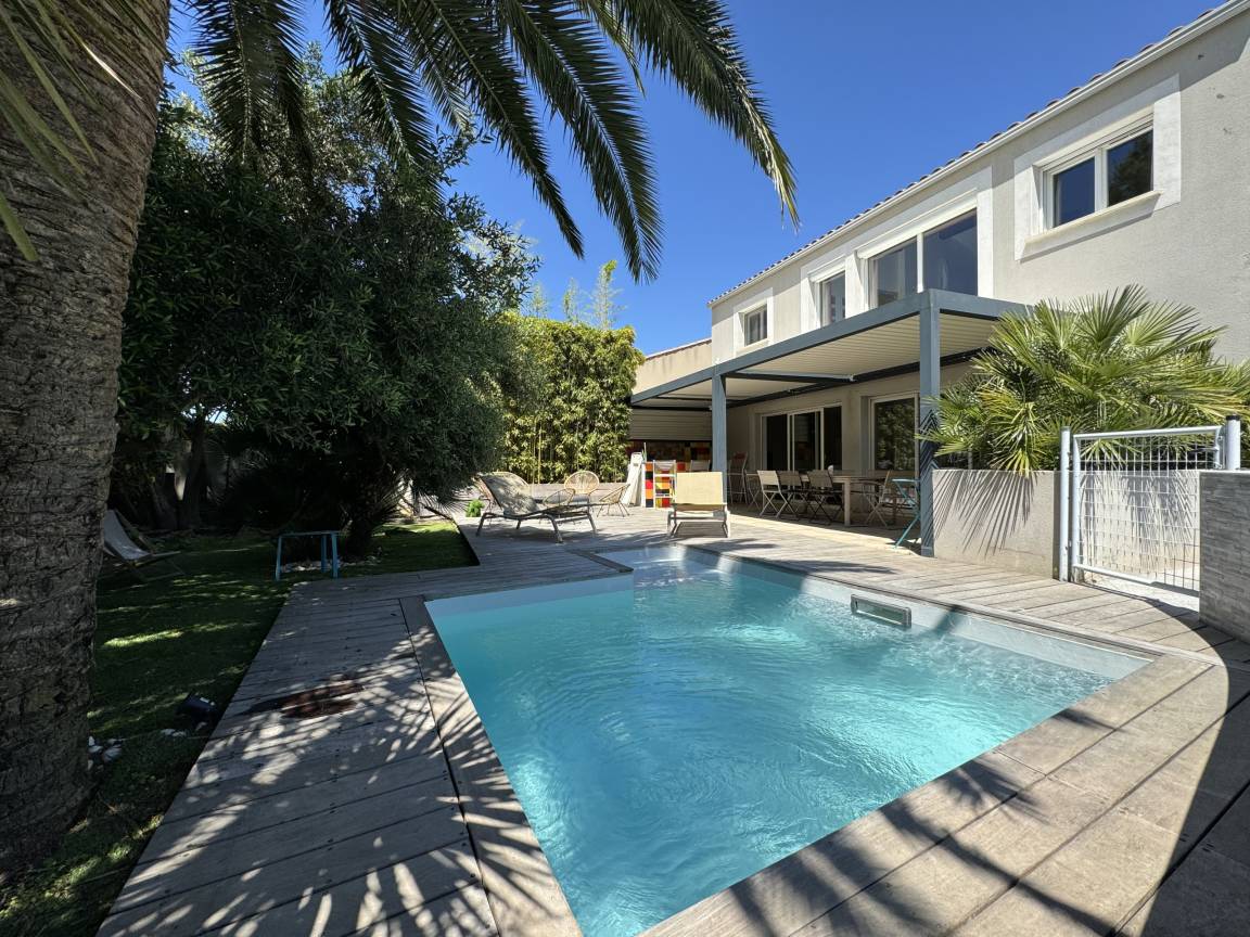 130 M² Villa ∙ 4 Bedrooms ∙ 8 Guests - Mèze