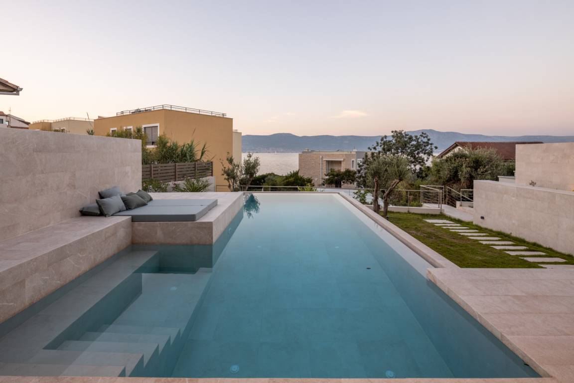 220 M² Villa ∙ 4 Chambres ∙ 6 Personnes - Split