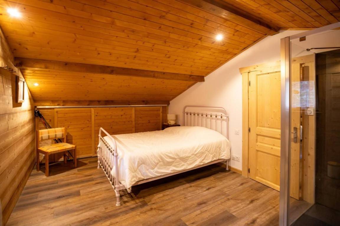 140 m² Chalet ∙ 4 Schlafzimmer ∙ 12 Gäste – Bild 8