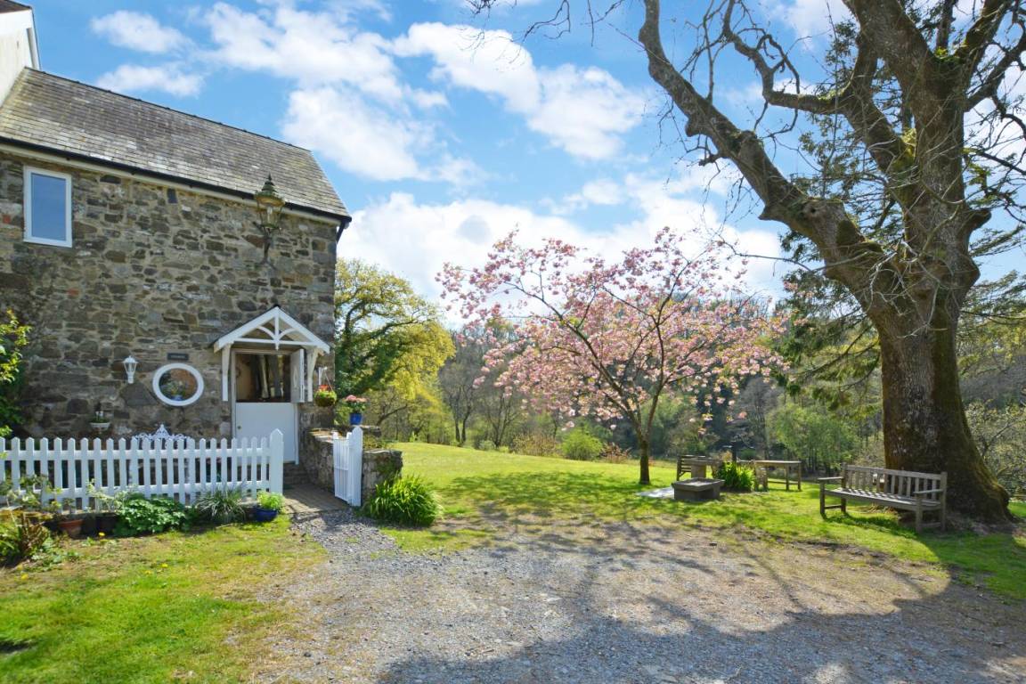 Cottage ∙ 2 Bedrooms ∙ 3 Guests - Amroth