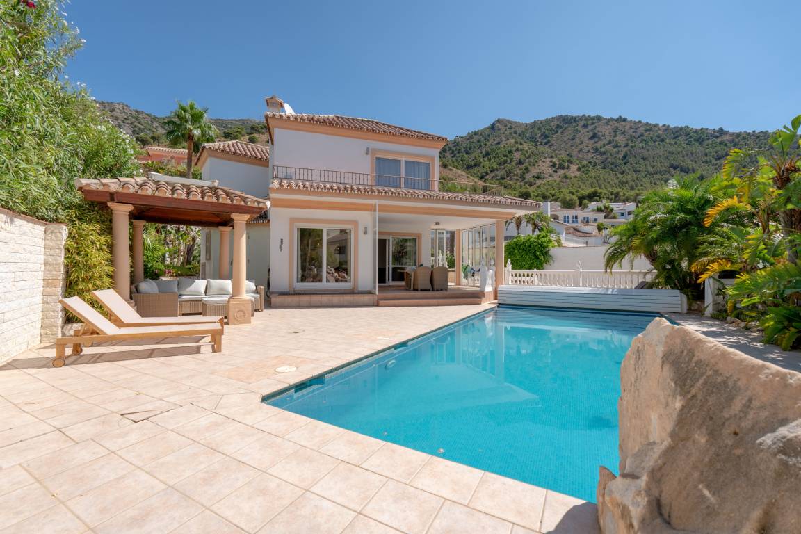 342 M² Villa ∙ 5 Bedrooms ∙ 10 Guests - Mijas