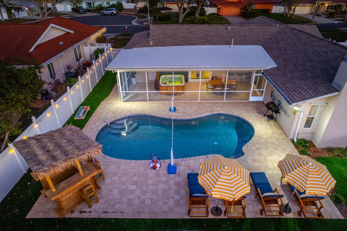 Apartment ∙ 5 Bedrooms ∙ 12 Guests - Redington Beach, FL