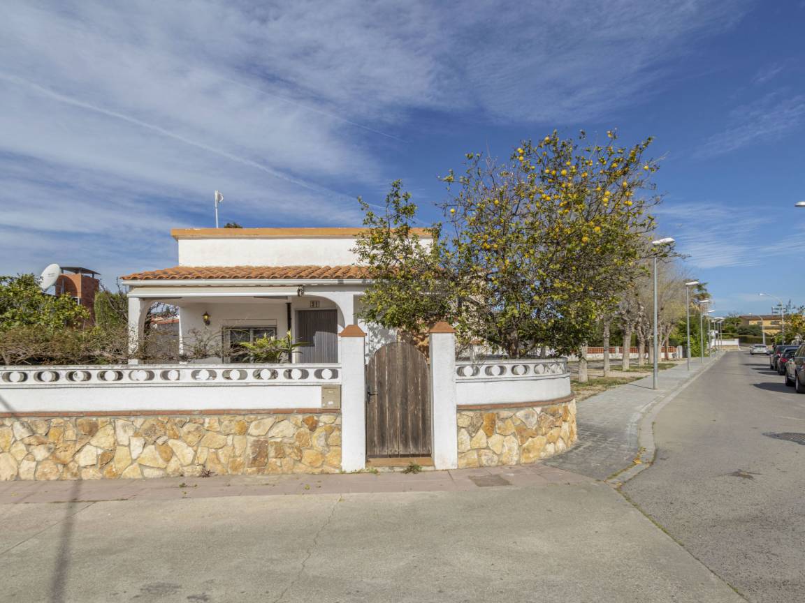 64 M² House ∙ 3 Bedrooms ∙ 6 Guests - Costa Daurada (Spain)