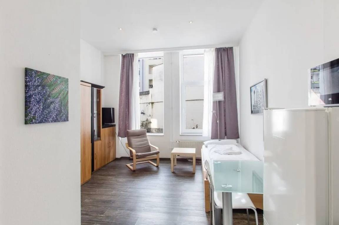 19 M² Ferienwohnung ∙ 1 Gast - Düsseldorf