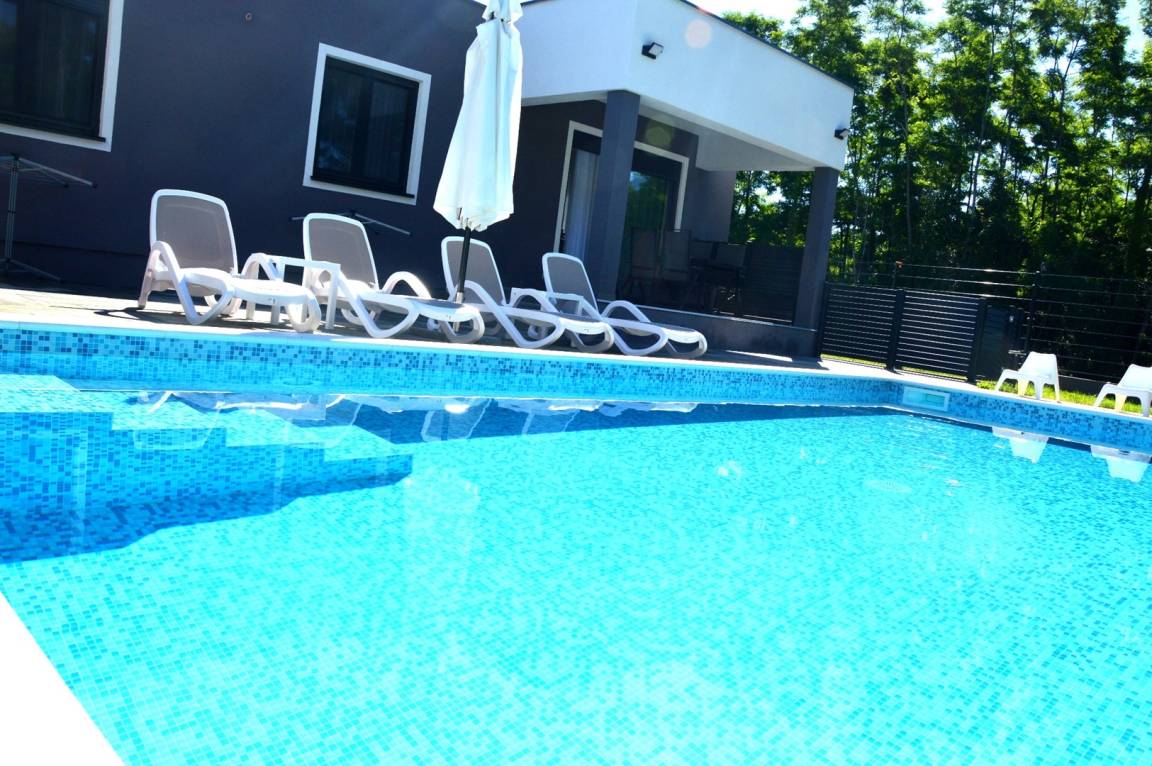 80 M² Ferienwohnung ∙ 2 Schlafzimmer ∙ 5 Gäste - Rabac