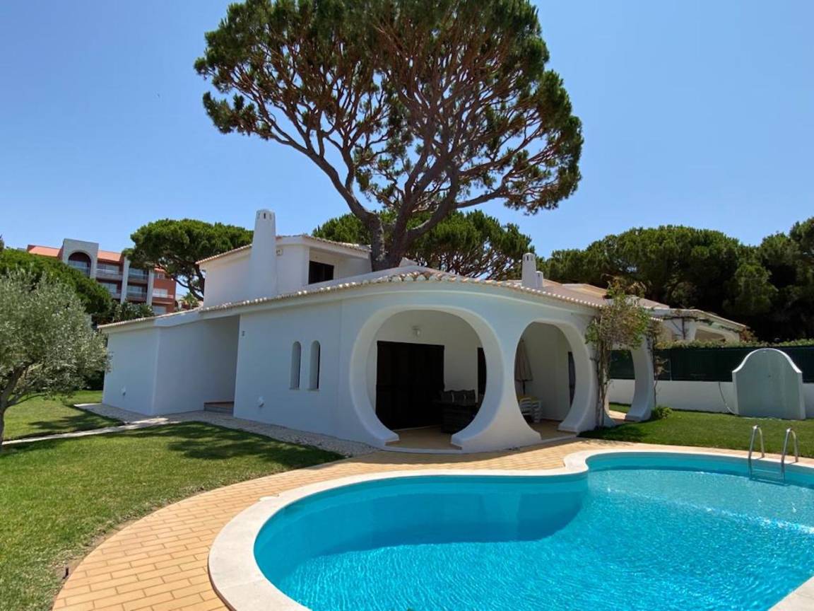 630 M² Ferienhaus ∙ 3 Schlafzimmer ∙ 6 Gäste - Vilamoura