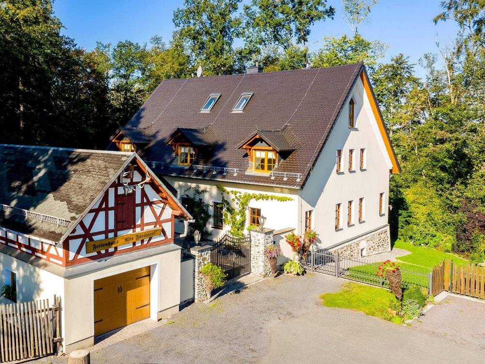 50 M² Ferienwohnung ∙ 2 Schlafzimmer ∙ 4 Gäste - Pößneck
