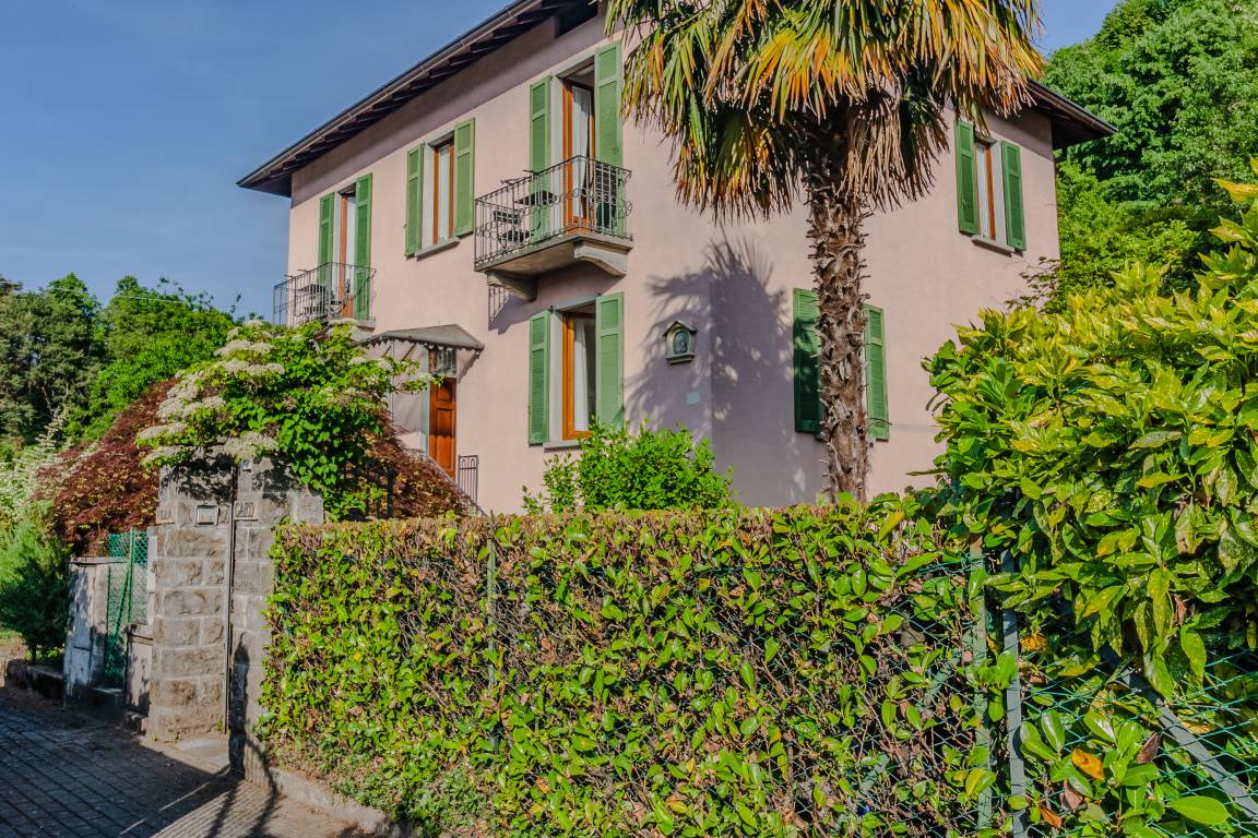 200 M² Maison De Vacances ∙ 4 Chambres ∙ 7 Personnes - Varenna