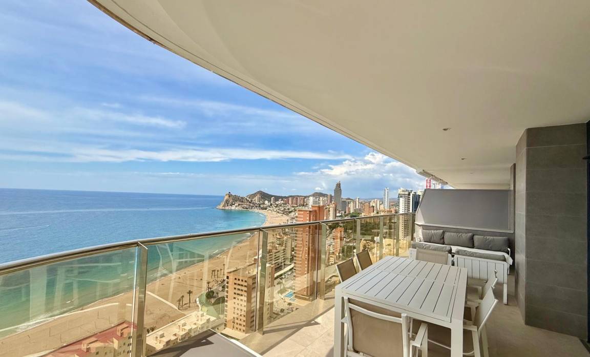 120 M² Apartment ∙ 3 Bedrooms ∙ 5 Guests - Benidorm