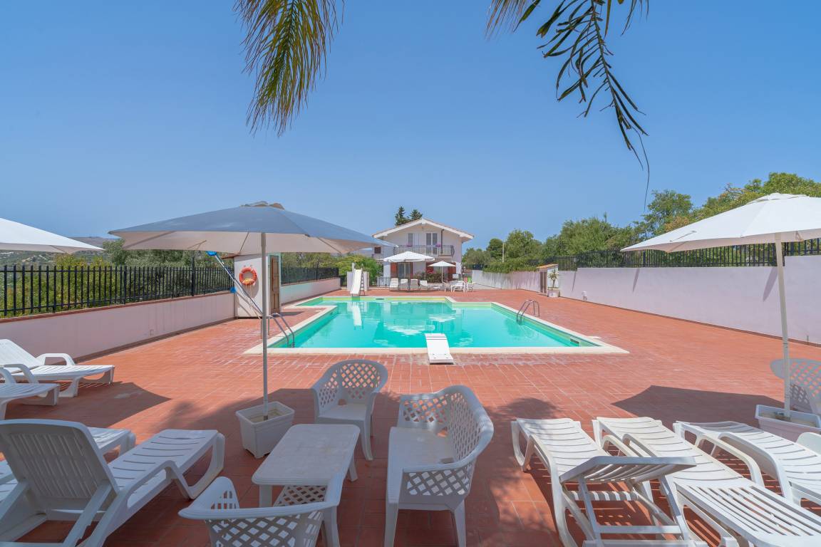 80 M² Appartement ∙ 2 Chambres ∙ 5 Personnes - Avola