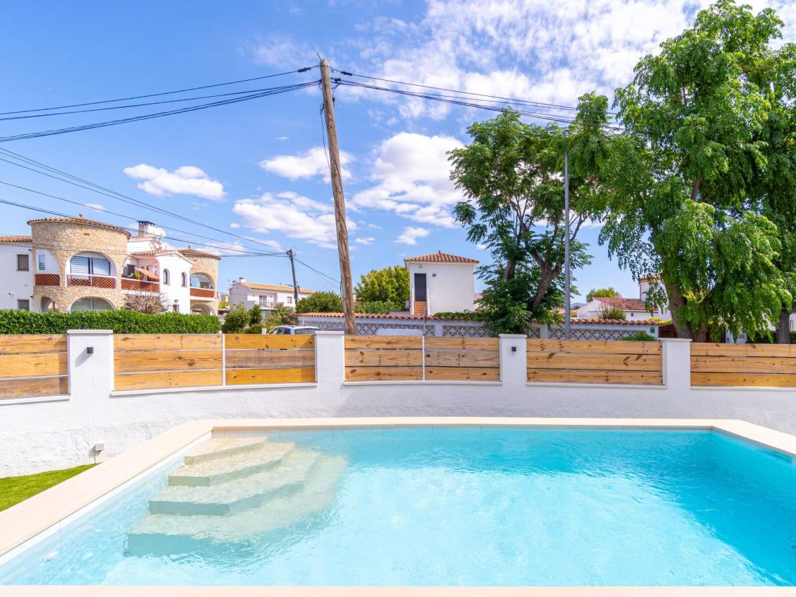 80 M² Appartement ∙ 3 Chambres ∙ 6 Personnes - Empuriabrava