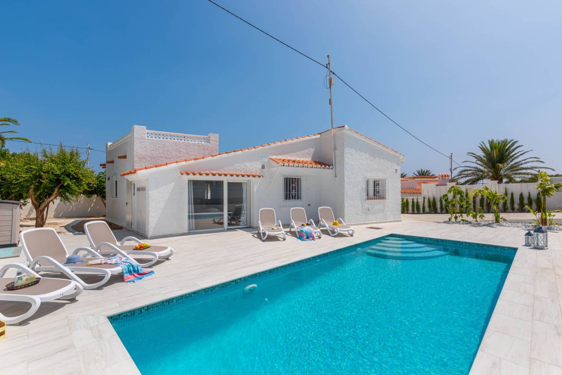 100 M² Villa ∙ 3 Bedrooms ∙ 6 Guests - Calp