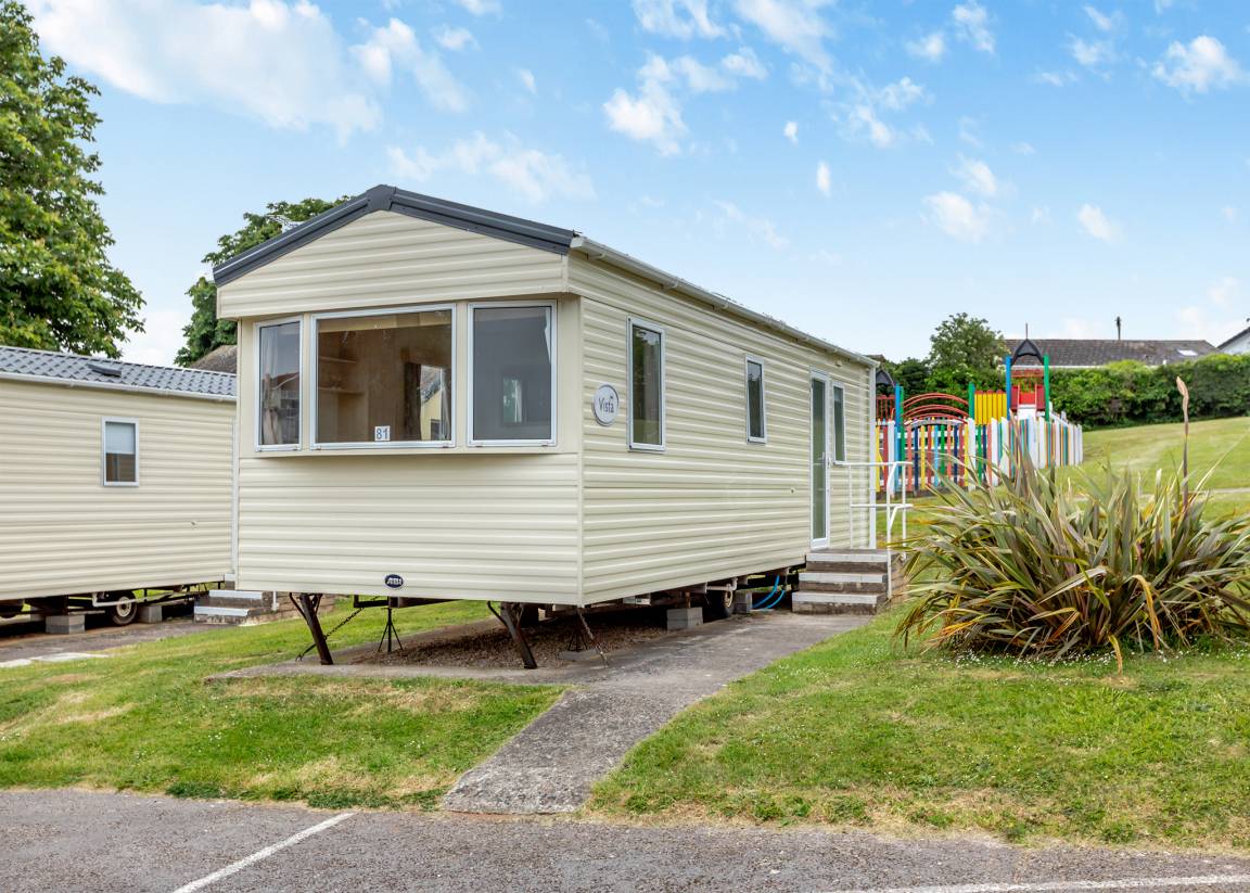 Caravan ∙ 2 Bedrooms ∙ 4 Guests - Fishcombe Cove
