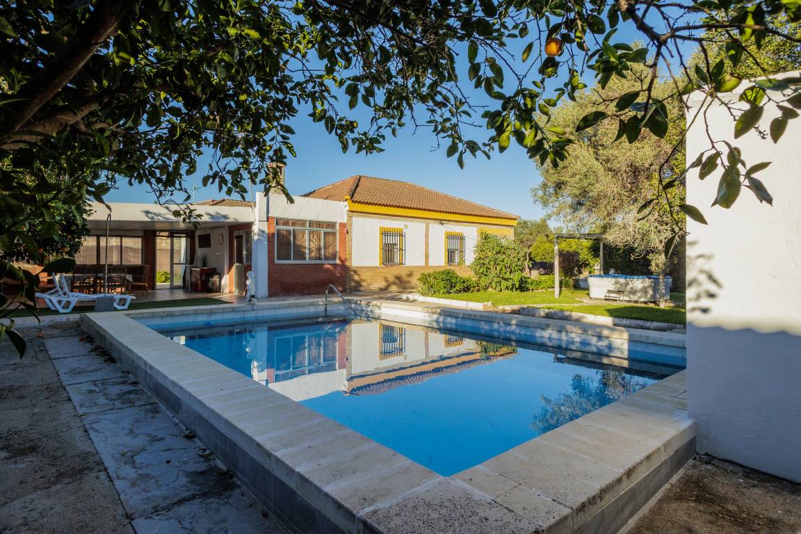 130 M² Casa ∙ 4 Habitaciones ∙ 8 Huéspedes - La Rinconada, España