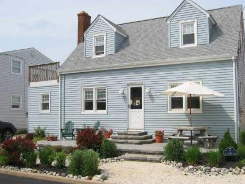 House ∙ 2 Bedrooms ∙ 6 Guests - Long Beach Island, NJ