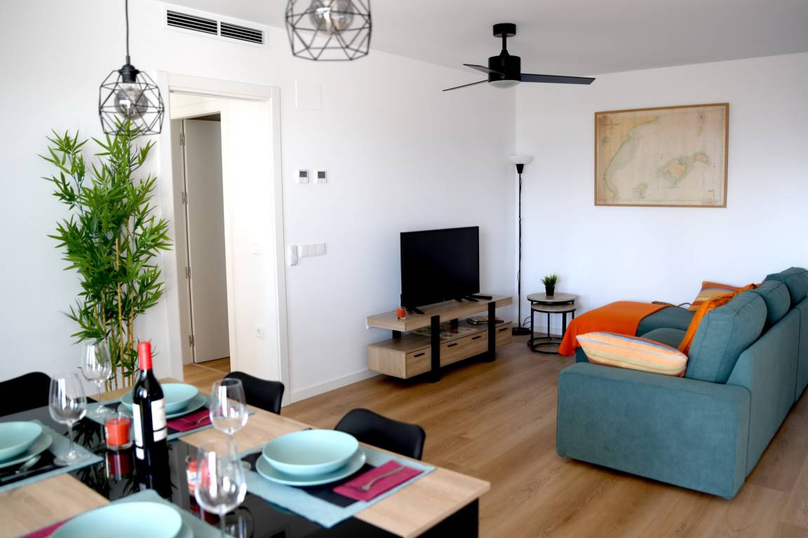 99 M² Apartamento ∙ 3 Habitaciones ∙ 6 Huéspedes - Benicarló
