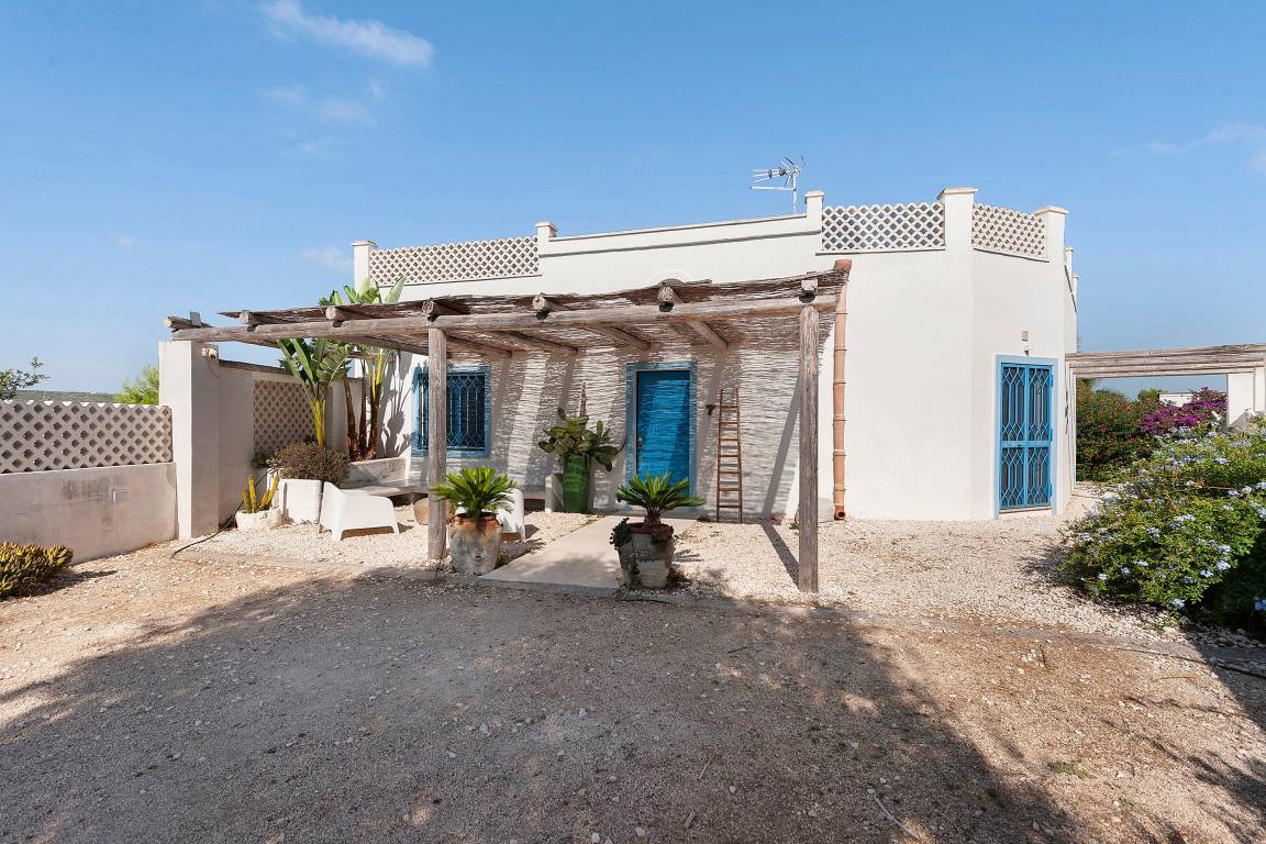 100 M² Villa ∙ 3 Bedrooms ∙ 8 Guests - Manduria