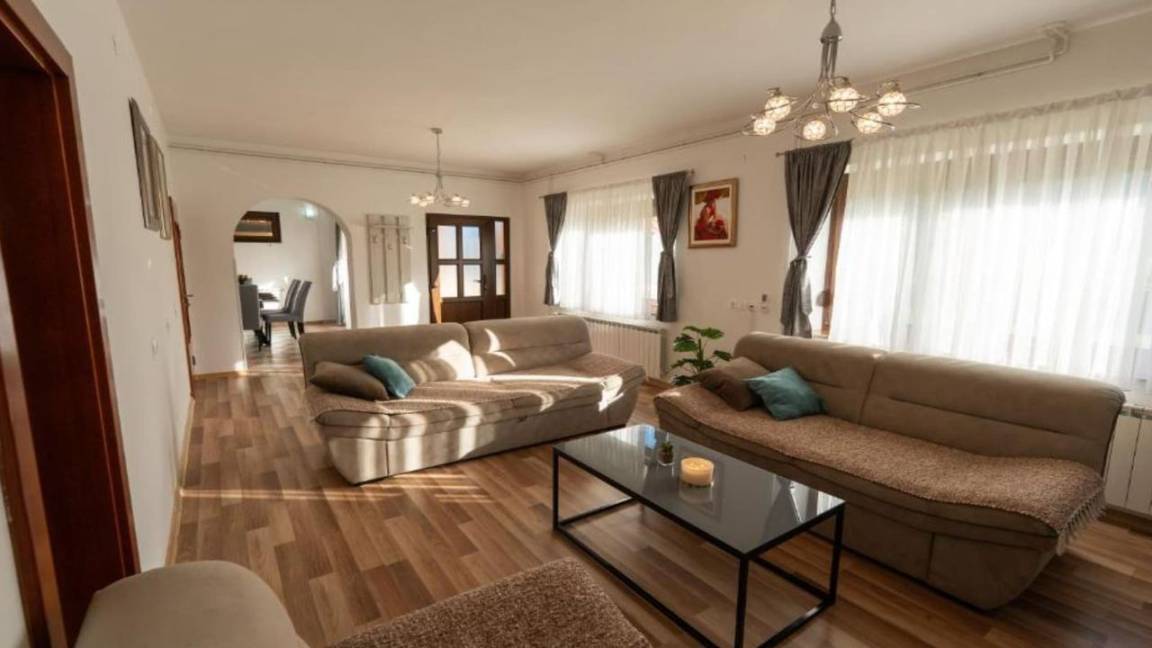 250 M² Apartment ∙ 3 Bedrooms ∙ 9 Guests - Croatia