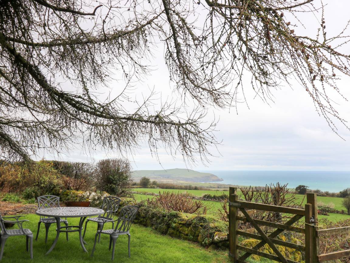 Cottage ∙ 2 Bedrooms ∙ 4 Guests - Fishguard