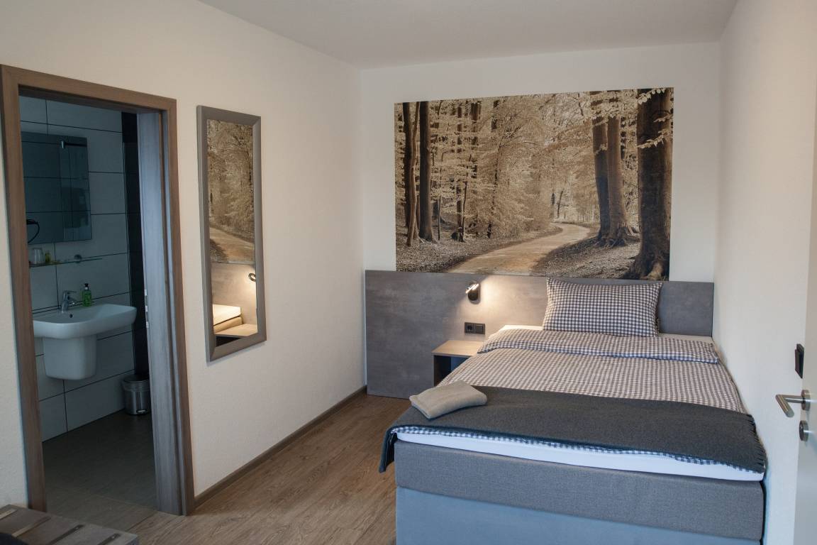 21 m&sup2; Privatzimmer 1 Schlafzimmer 1 Gast