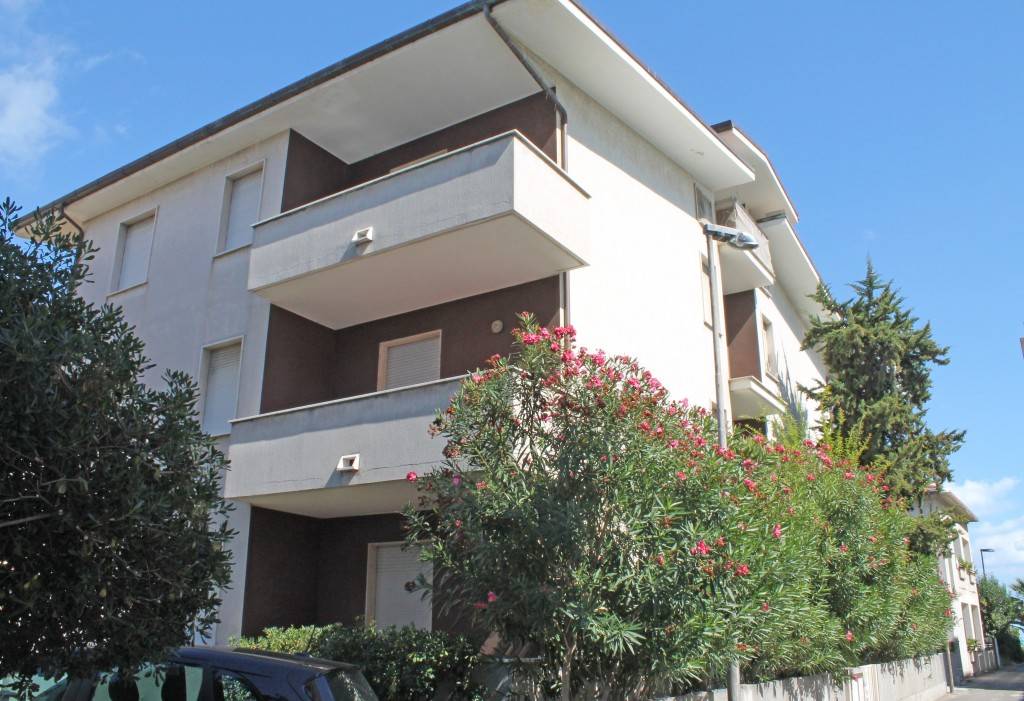 90 M² Appartement ∙ 2 Chambres ∙ 6 Personnes - Giulianova