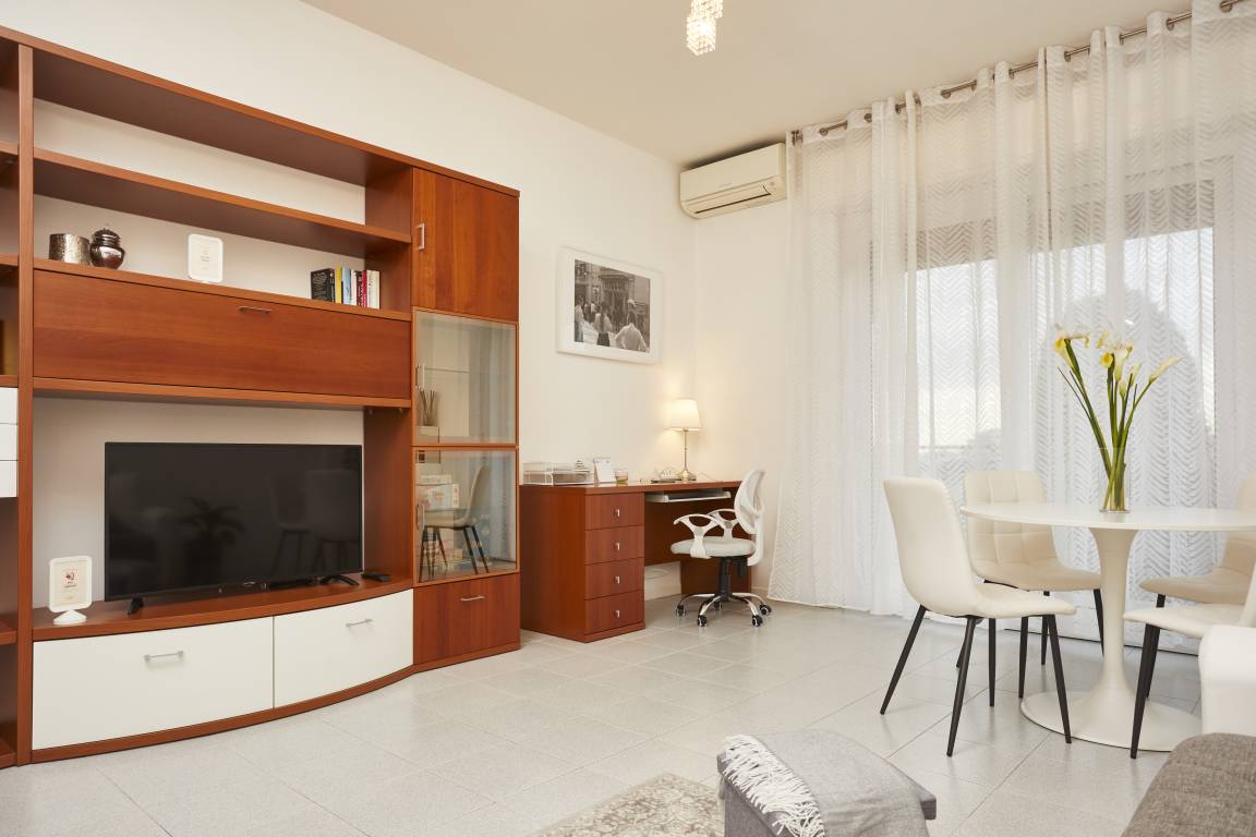 90 M² Apartamento ∙ 2 Habitaciones ∙ 2 Huéspedes - Rímini