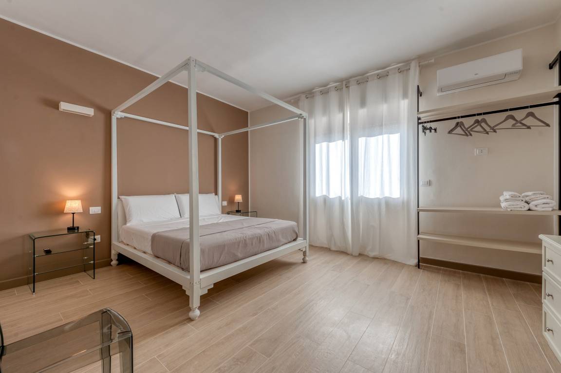 140 M² Apartment ∙ 3 Bedrooms ∙ 6 Guests - Lecce