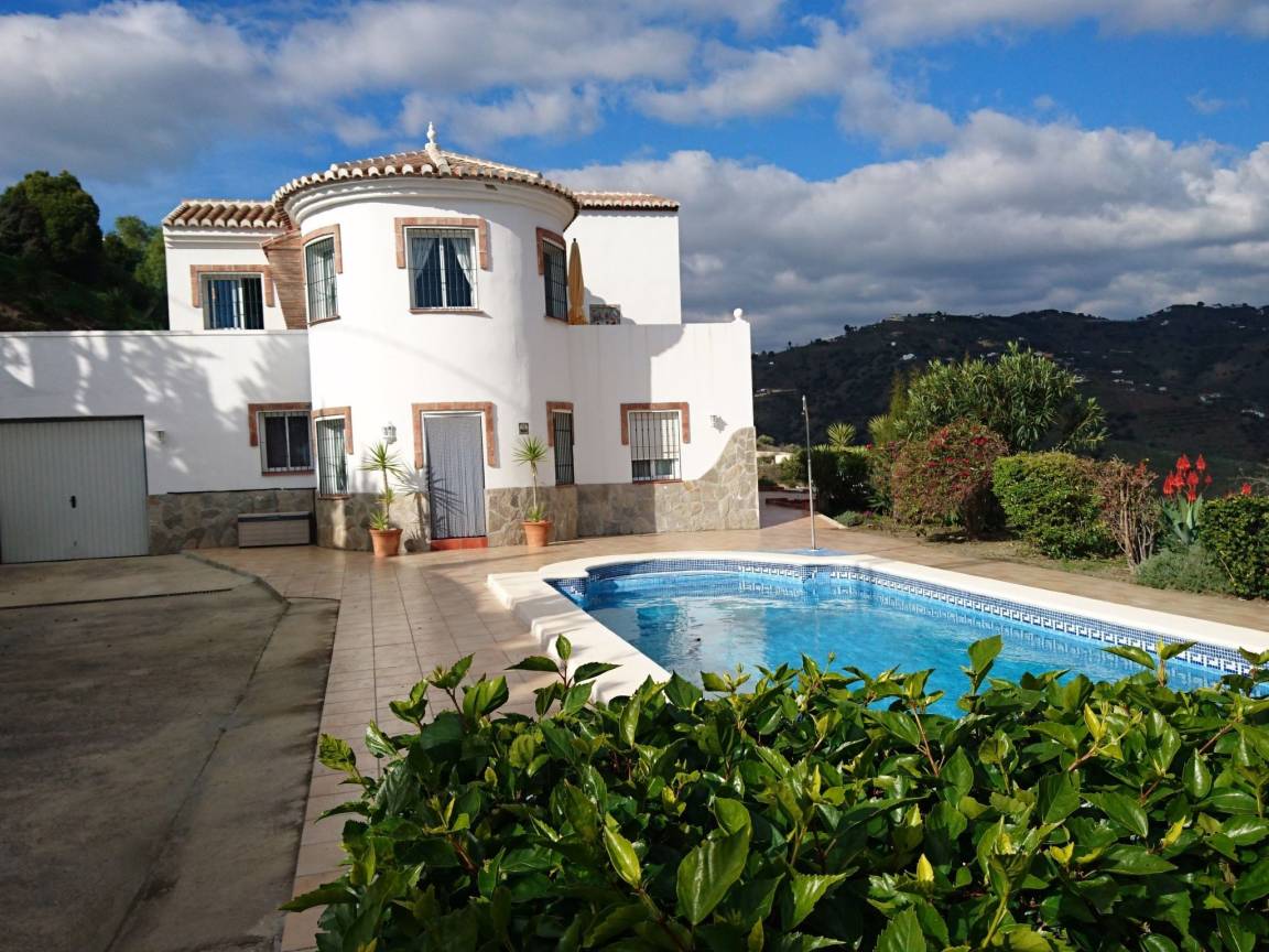 90 M² Apartamento ∙ 2 Habitaciones ∙ 5 Huéspedes - Torrox